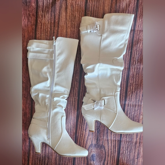 NWT TOP Moda 55 White Slouch Boots - Picture 2 of 10
